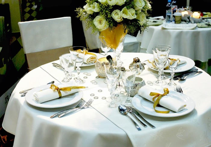 Une décoration en cristal embellira votre table de mariage !
