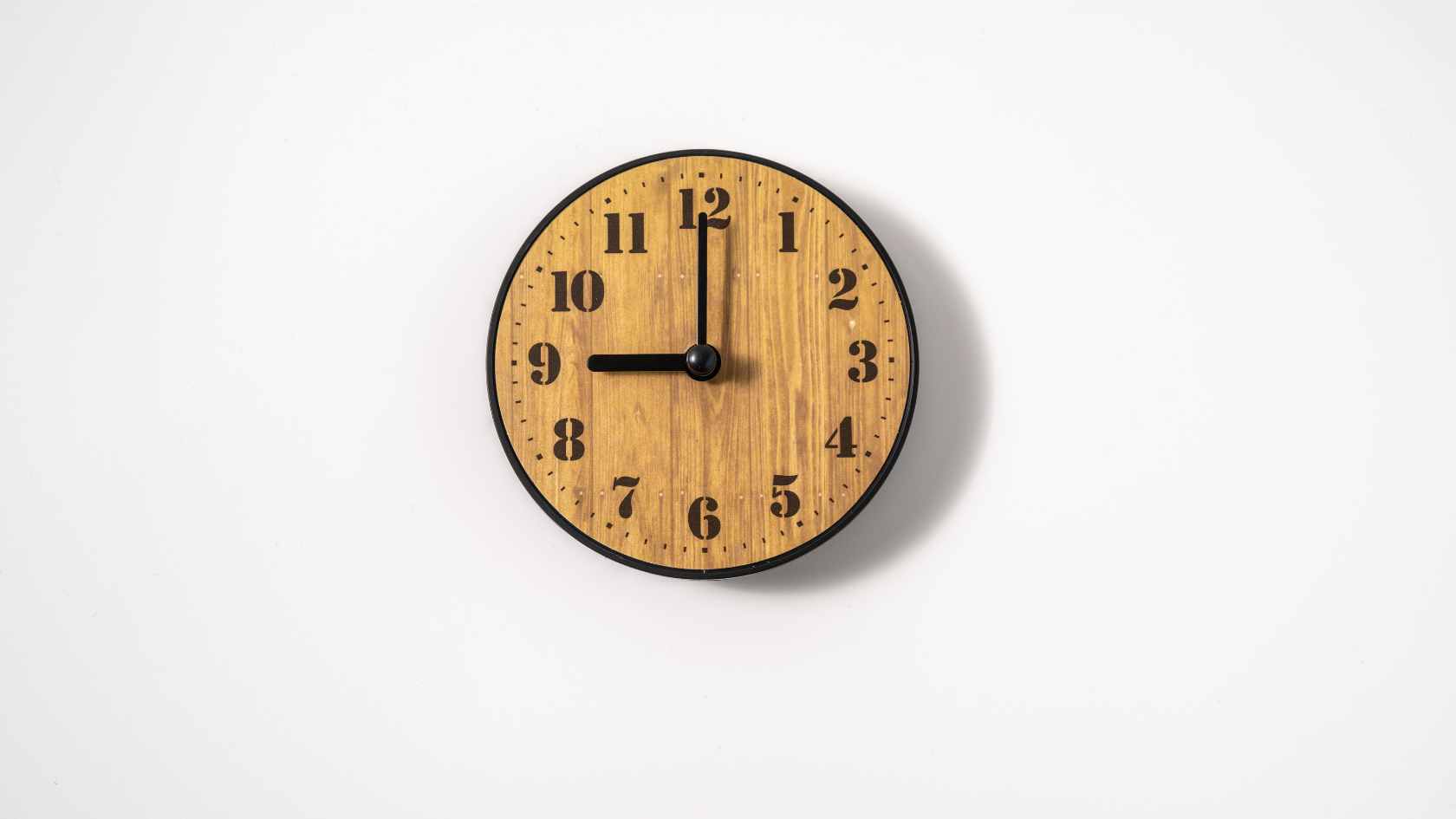 L'horloge murale en bois