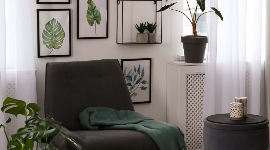 Salon avec des plantes